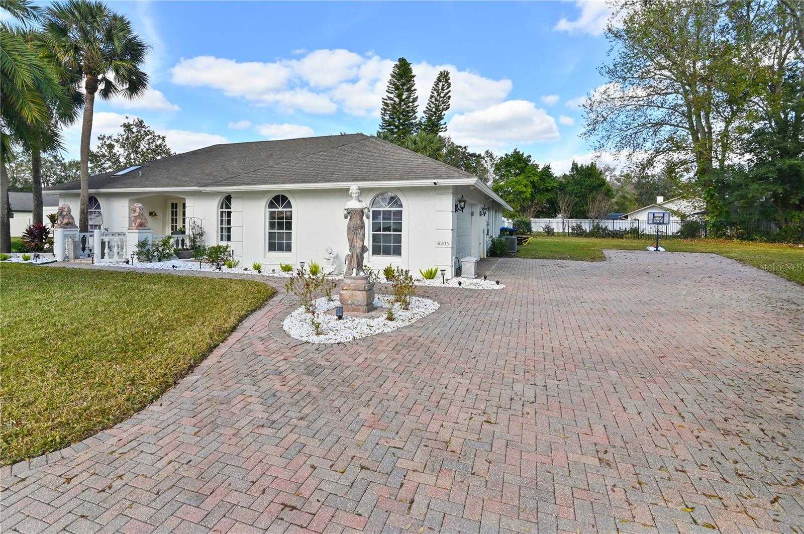 photo 2: 6203 WYNFIELD COURT, ORLANDO FL 32819