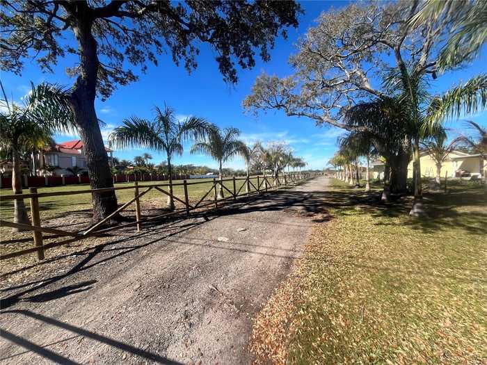 photo 2: 5012 TROYDALE ROAD, TAMPA FL 33615