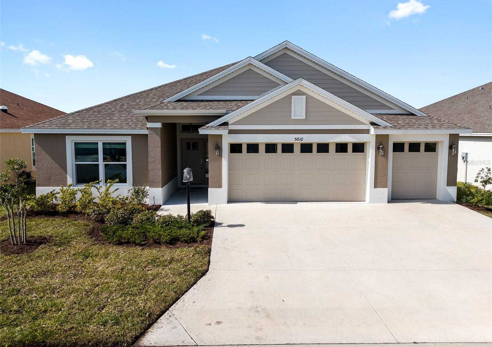 photo 3: 5610 HAWKINS DRIVE, THE VILLAGES FL 32163