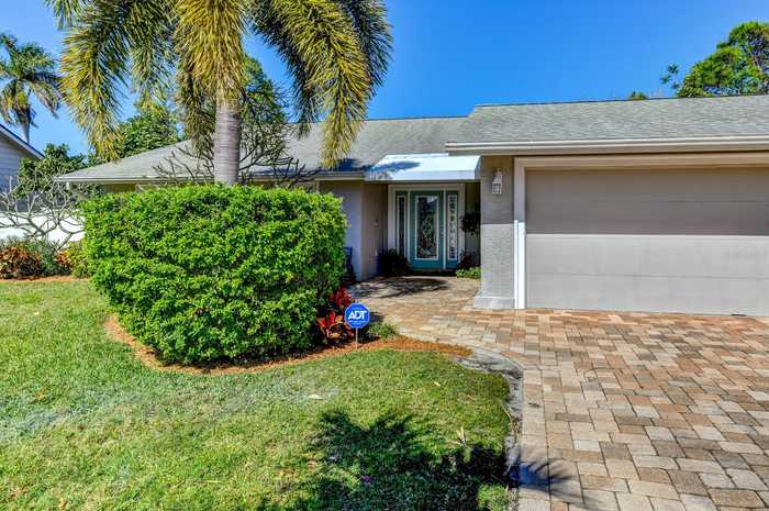 photo 2: 8108 12TH AVENUE NW, BRADENTON FL 34209