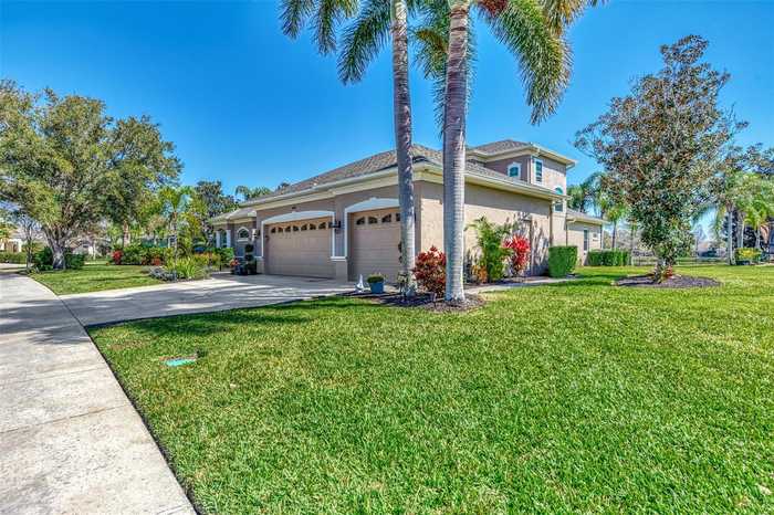 photo 2: 6442 ROYAL TERN CIRCLE, LAKEWOOD RANCH FL 34202