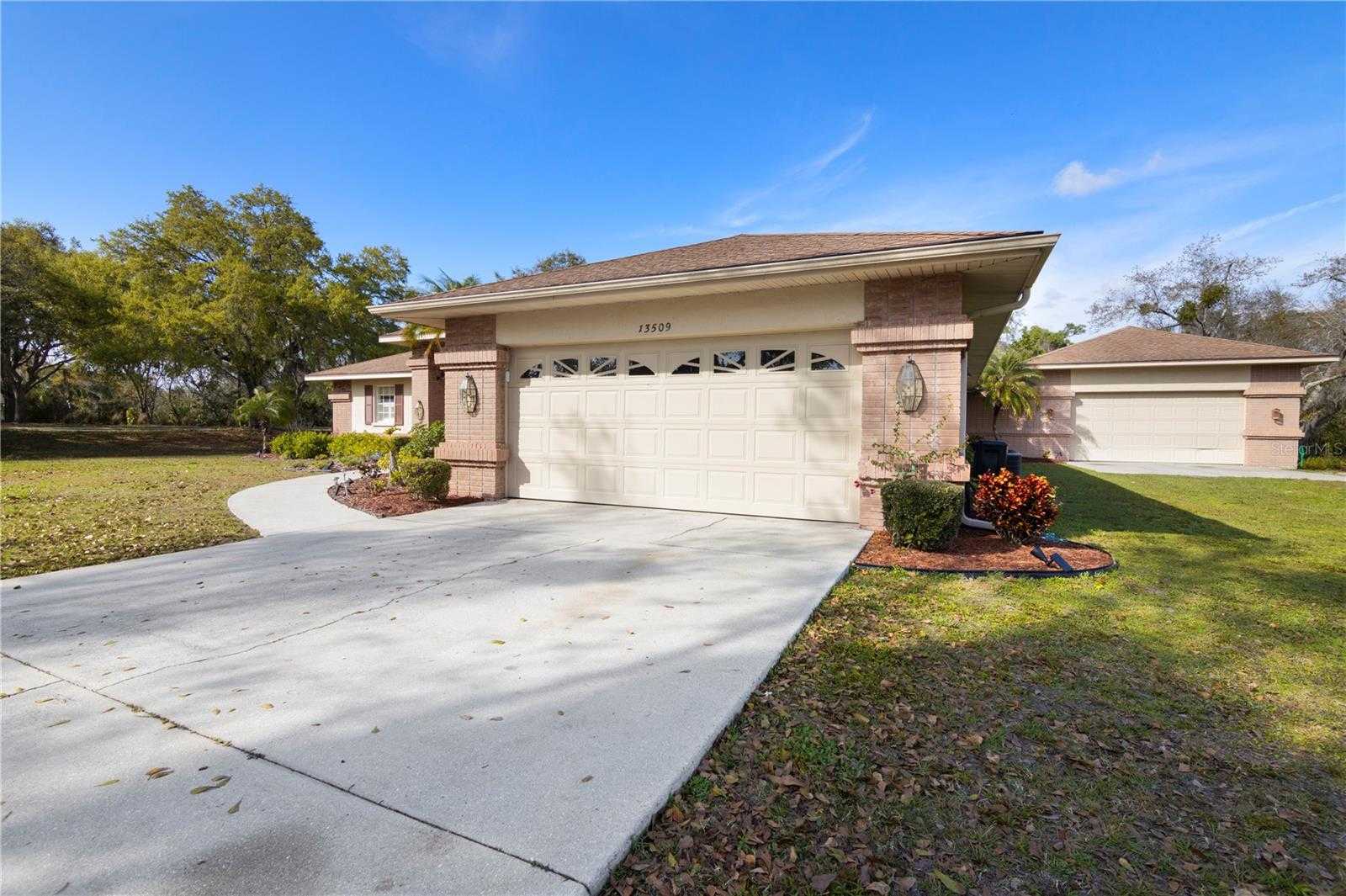 photo 1: 13509 2ND AVENUE E, BRADENTON FL 34212