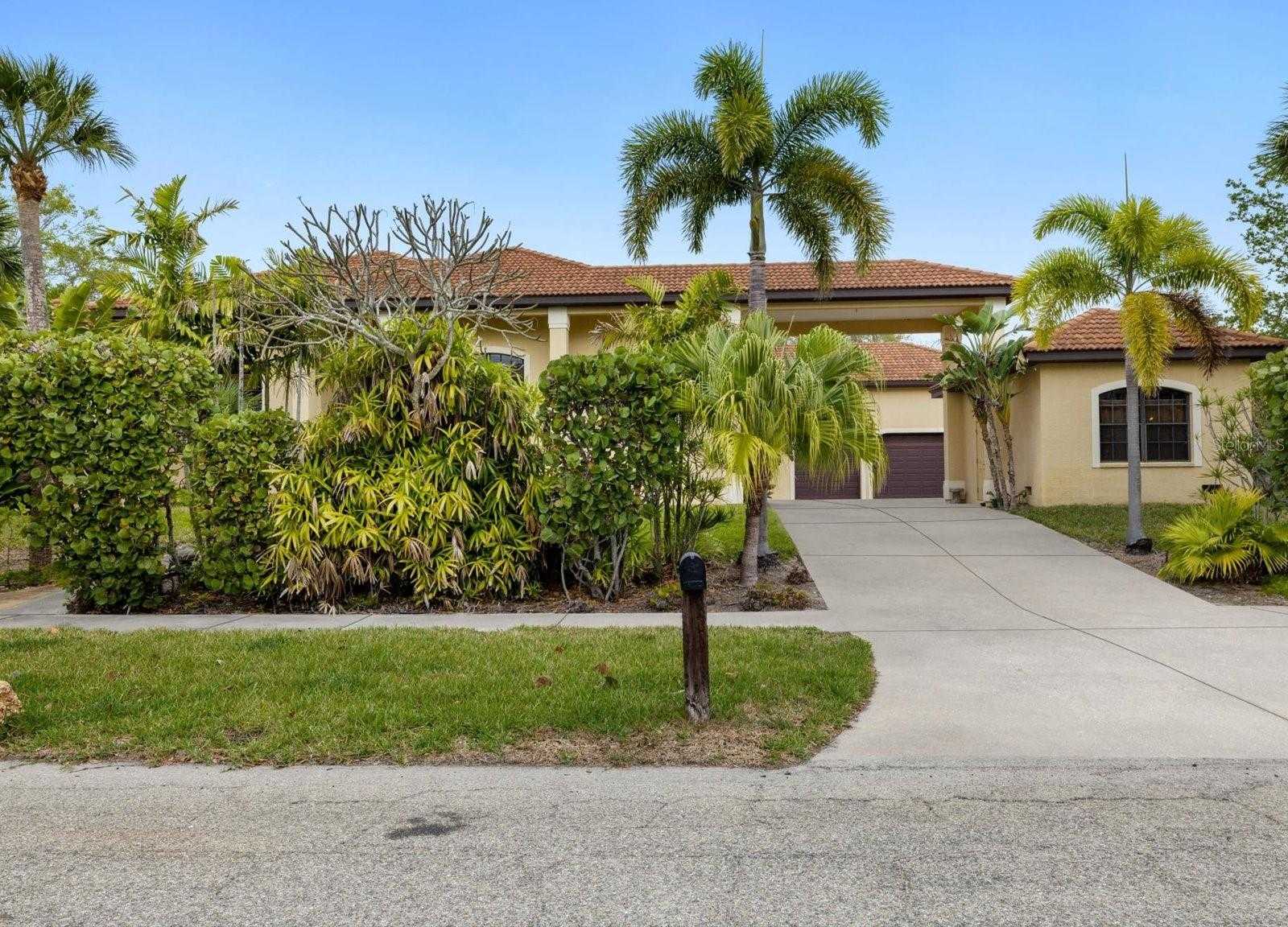 photo 1: 335 ISLAND CIRCLE, SARASOTA FL 34242