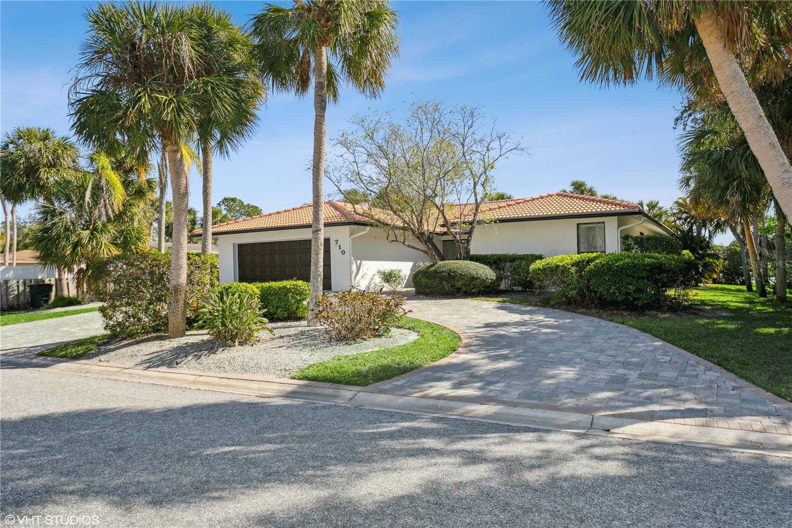 photo 3: 710 TREASURE BOAT WAY, SARASOTA FL 34242