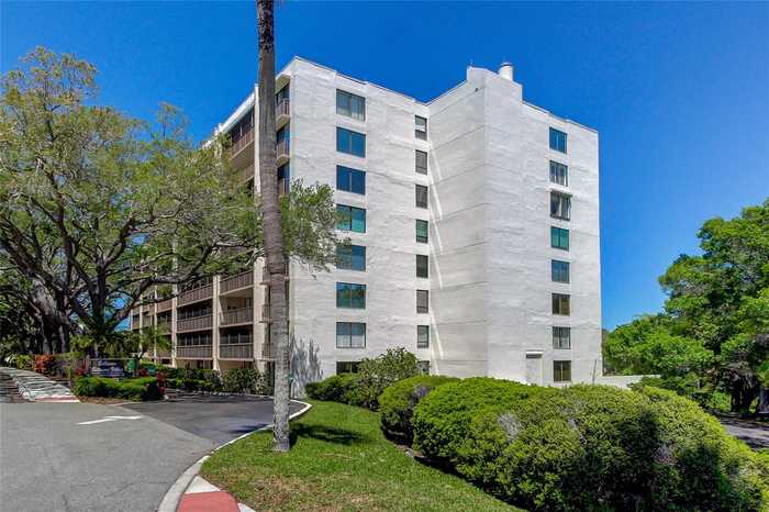 photo 1: 220 BELLEVIEW BLVD Unit 501, BELLEAIR FL 33756