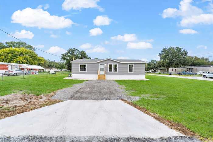 photo 2: 26704 VEVA AVENUE, PAISLEY FL 32767