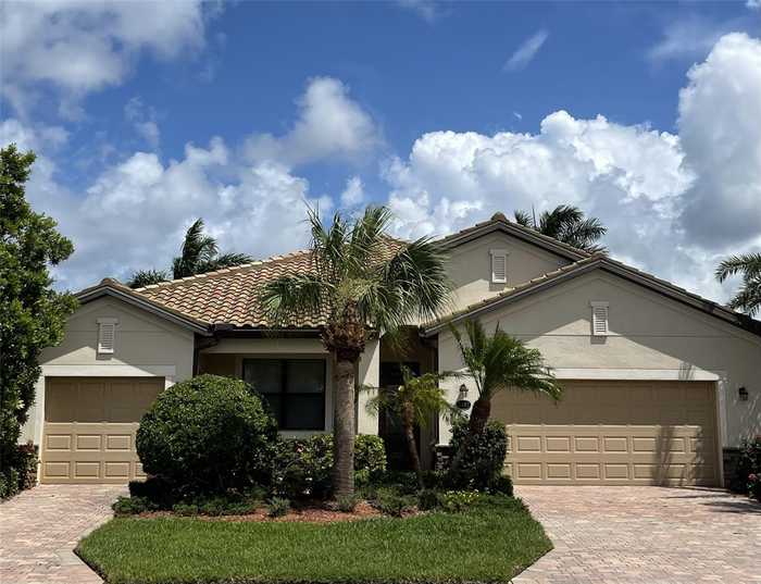 photo 1: 6442 WILLOWSHIRE WAY, BRADENTON FL 34212