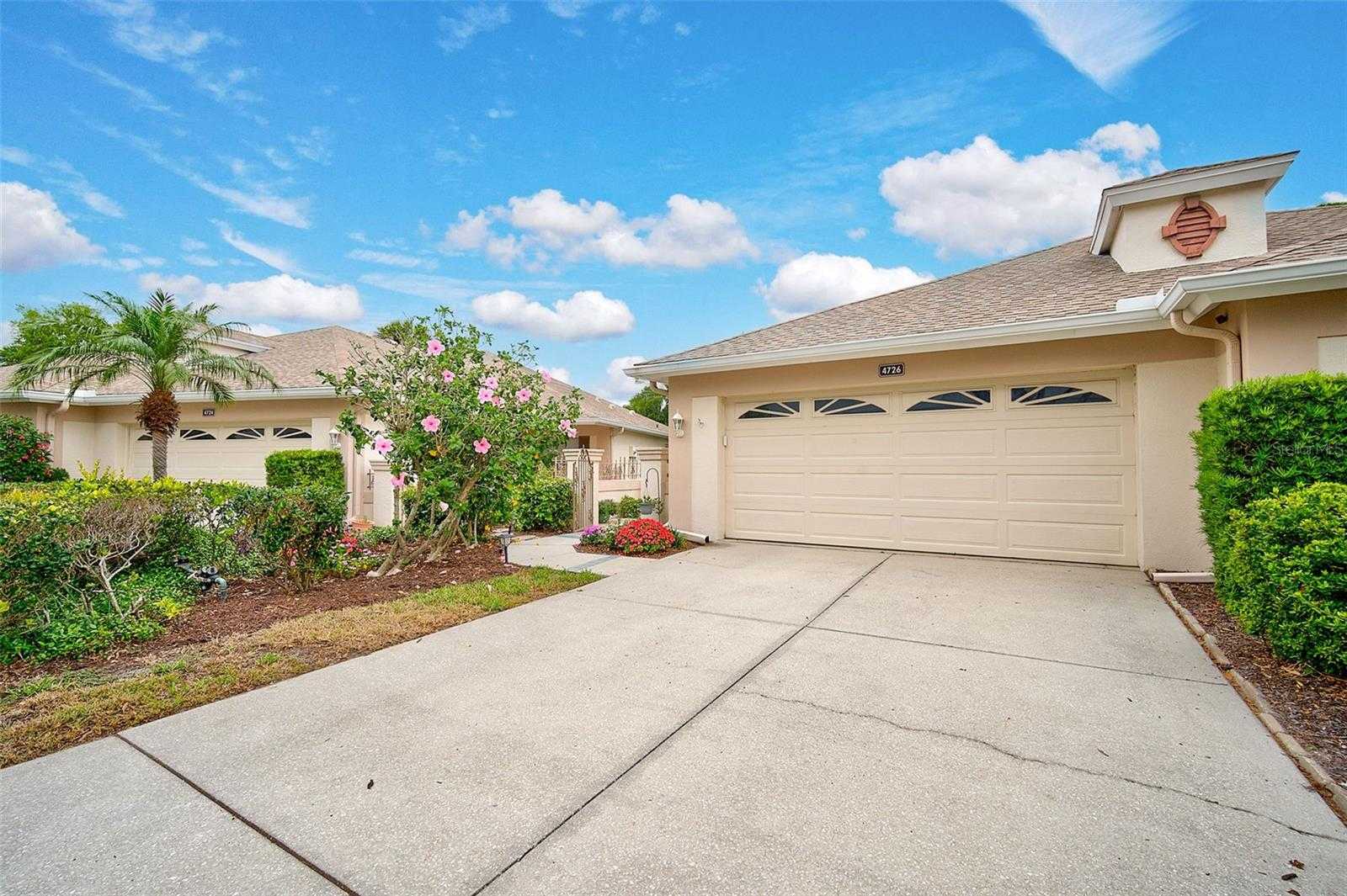 photo 1: 4726 SAND TRAP STREET CIRCLE E, BRADENTON FL 34203