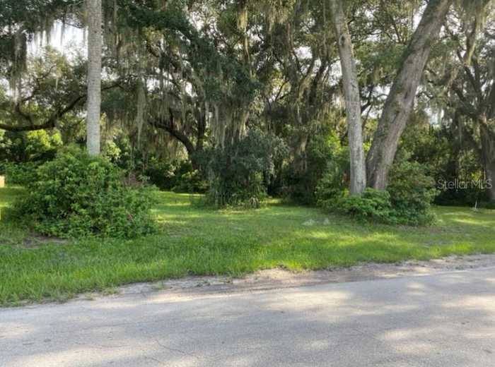 photo 1: 127 W 3RD AVENUE, PIERSON FL 32180