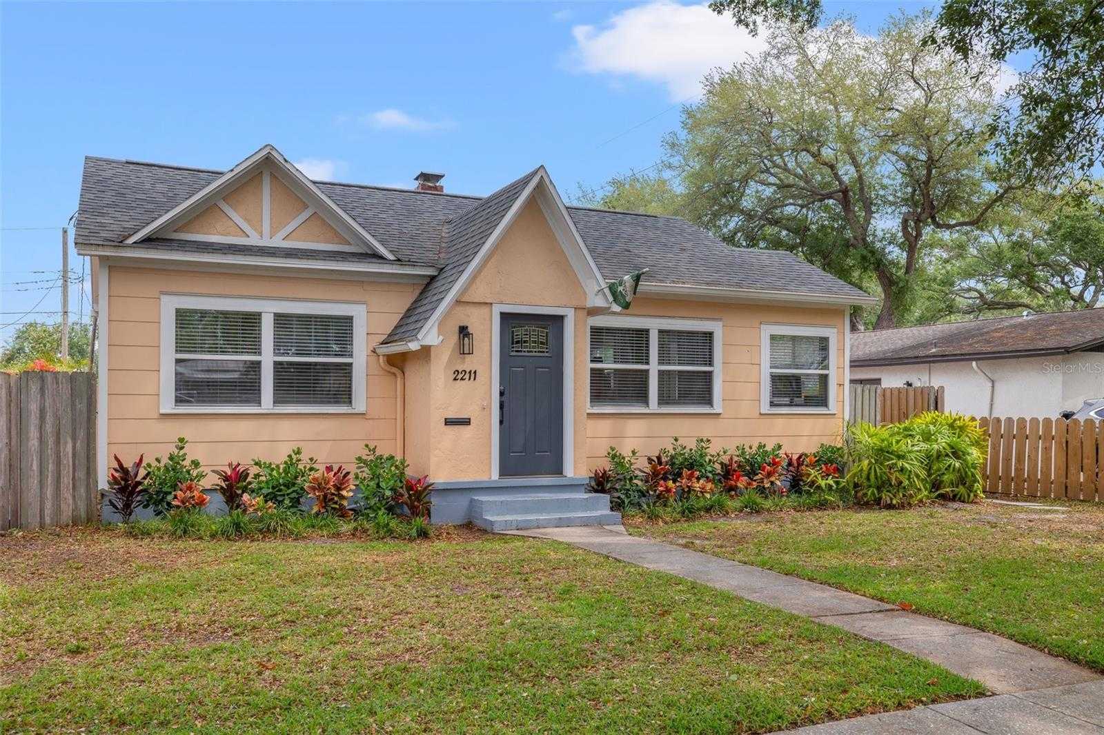 photo 3: 2211 8TH AVENUE N, ST PETERSBURG FL 33713