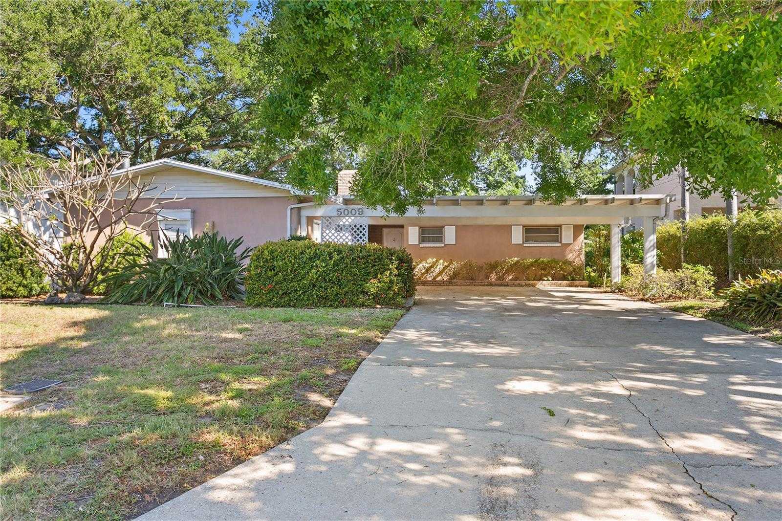 photo 3: 5009 W SPRING LAKE DRIVE, TAMPA FL 33629