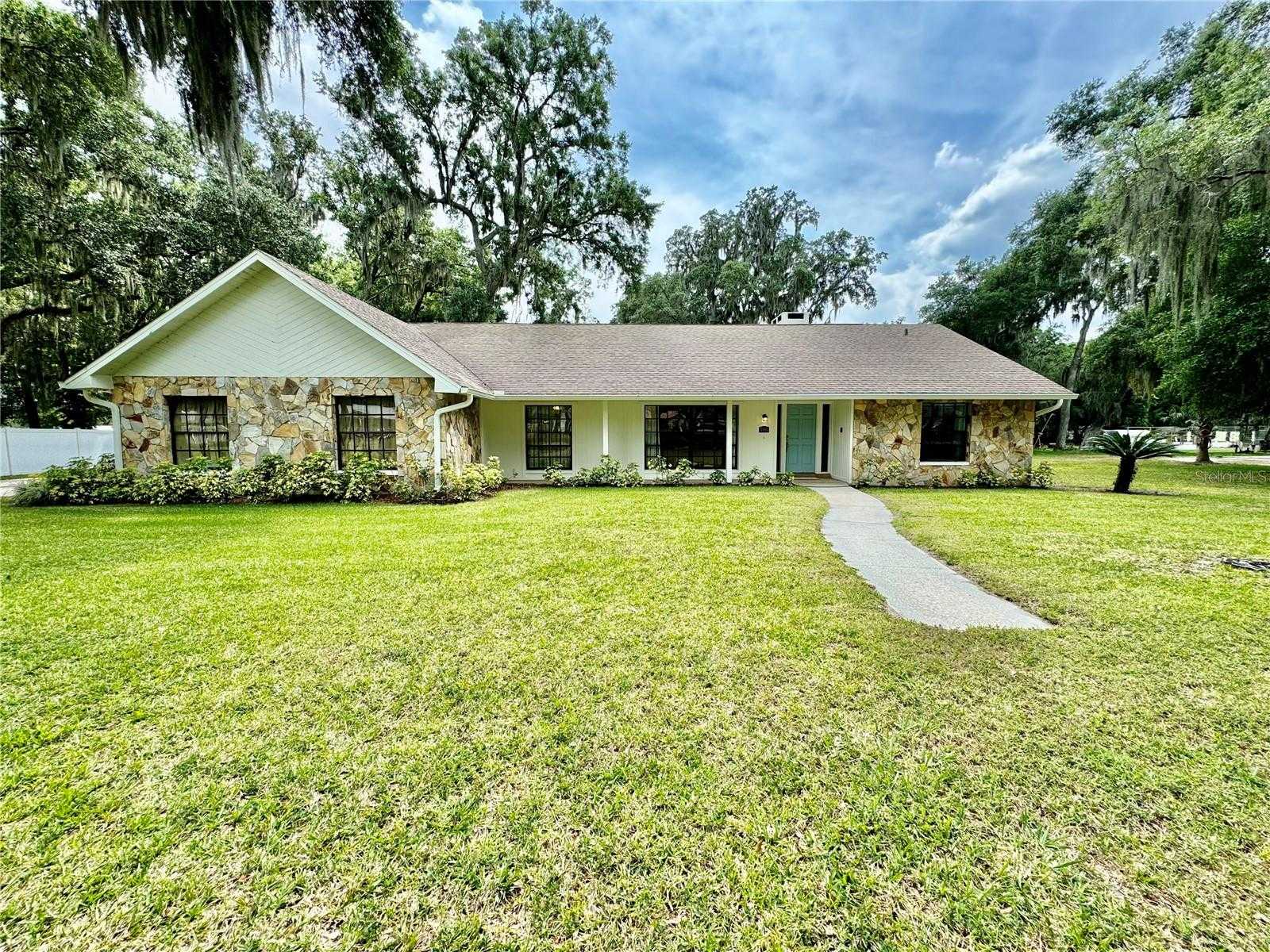 photo 1 : 1501 BUELL COURT, PLANT CITY FL 33567