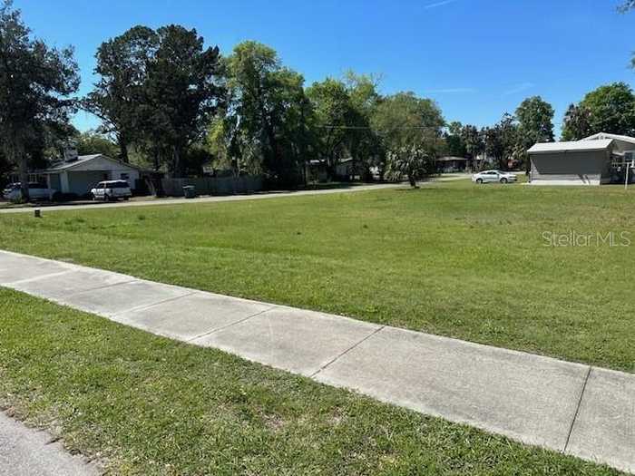 photo 1: 506 NE 2ND STREET, CHIEFLAND FL 32626