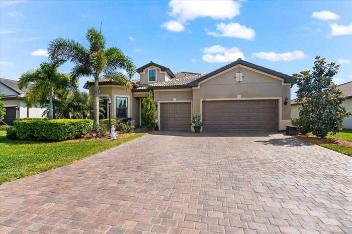 photo 1: 6766 CHESTER TRAIL, LAKEWOOD RANCH FL 34202