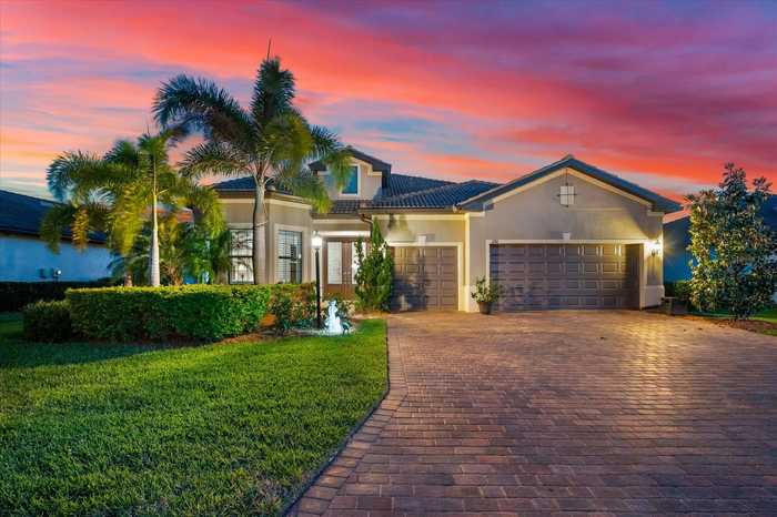 photo 2: 6766 CHESTER TRAIL, LAKEWOOD RANCH FL 34202