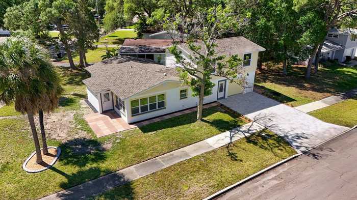 photo 2: 4038 HARRISBURG STREET NE, SAINT PETERSBURG FL 33703