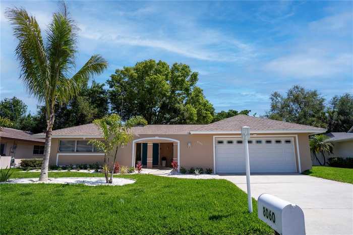 photo 2: 8060 CANTERBURY CIRCLE, SEMINOLE FL 33777