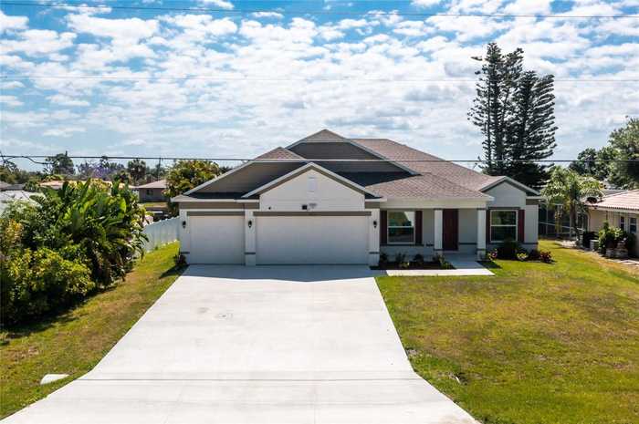 photo 2: 521 W TARPON BOULEVARD NW, PORT CHARLOTTE FL 33952