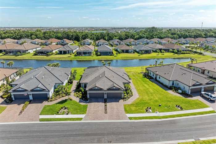 photo 1: 15719 SACILE LANE, LAKEWOOD RANCH FL 34211