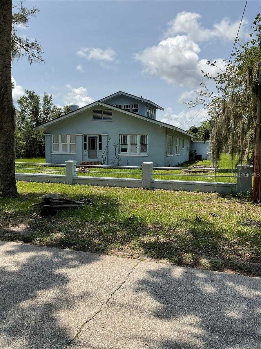 photo 1: 123 W 2ND AVENUE, PIERSON FL 32180