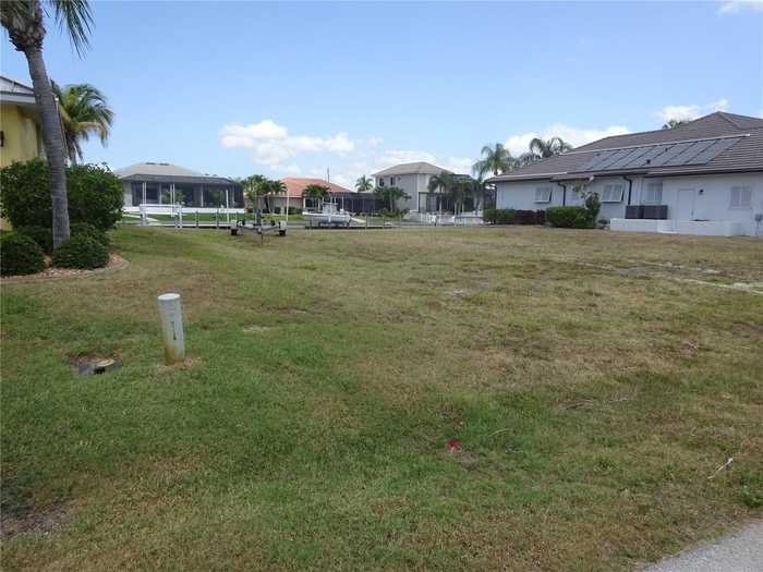 photo 10: 3611 BONAIRE COURT, PUNTA GORDA FL 33950