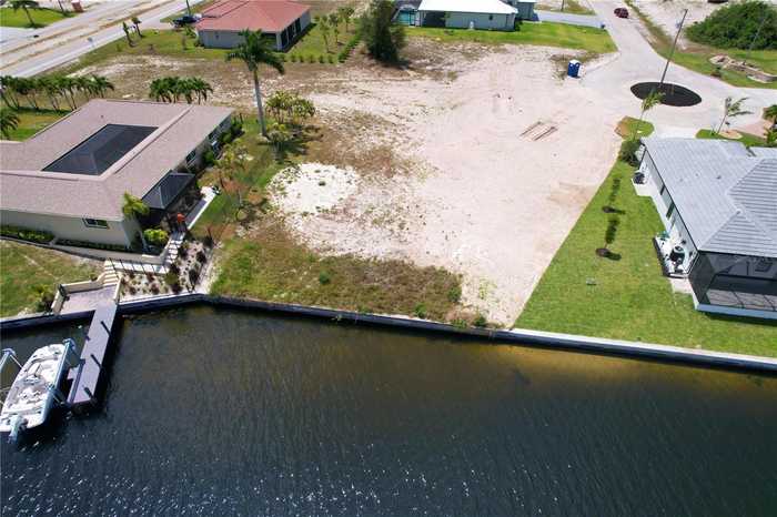 photo 2: 1331 NW 40TH PLACE, CAPE CORAL FL 33993