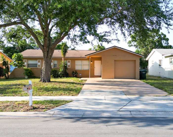 photo 1: 1456 OAK VILLAGE DRIVE, LARGO FL 33778