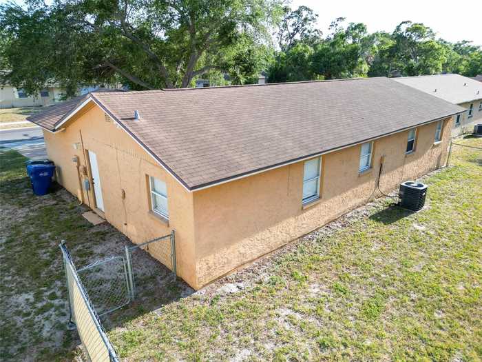 photo 2: 1456 OAK VILLAGE DRIVE, LARGO FL 33778