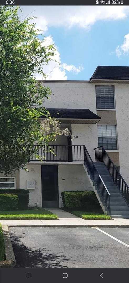 photo 1: 809 RUSSELL LANE Unit 319, BRANDON FL 33510