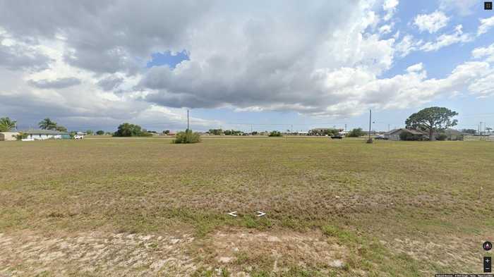 photo 1: 1632 NE 17TH STREET, CAPE CORAL FL 33909