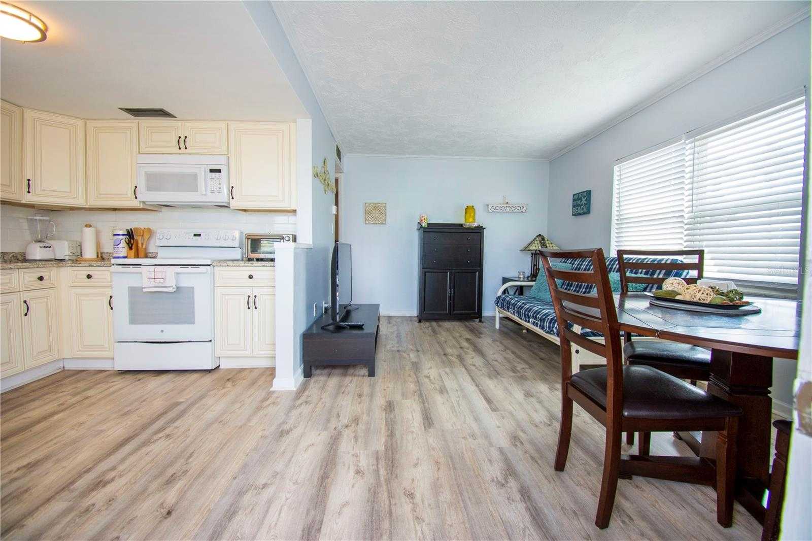 photo 2: 11701 1ST STREET E Unit 4, TREASURE ISLAND FL 33706