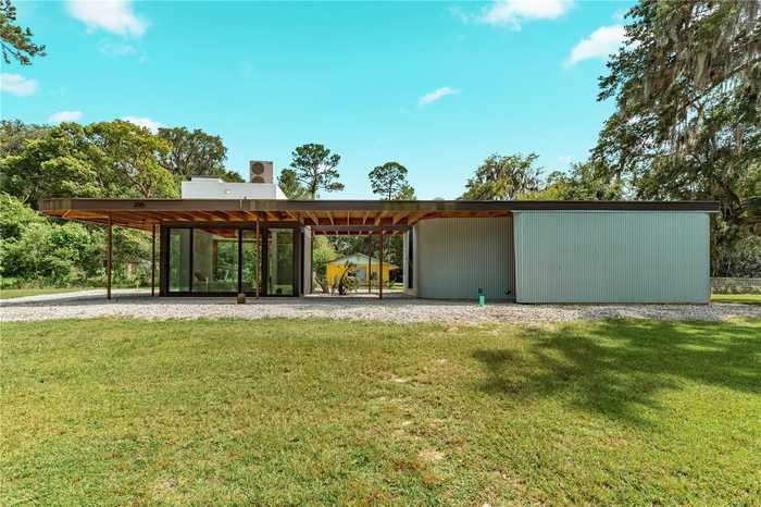 photo 1: 205 NW EESTALUSTEE AVENUE, MICANOPY FL 32667