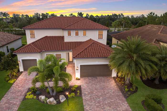 photo 1: 13307 SWIFTWATER WAY, LAKEWOOD RANCH FL 34211