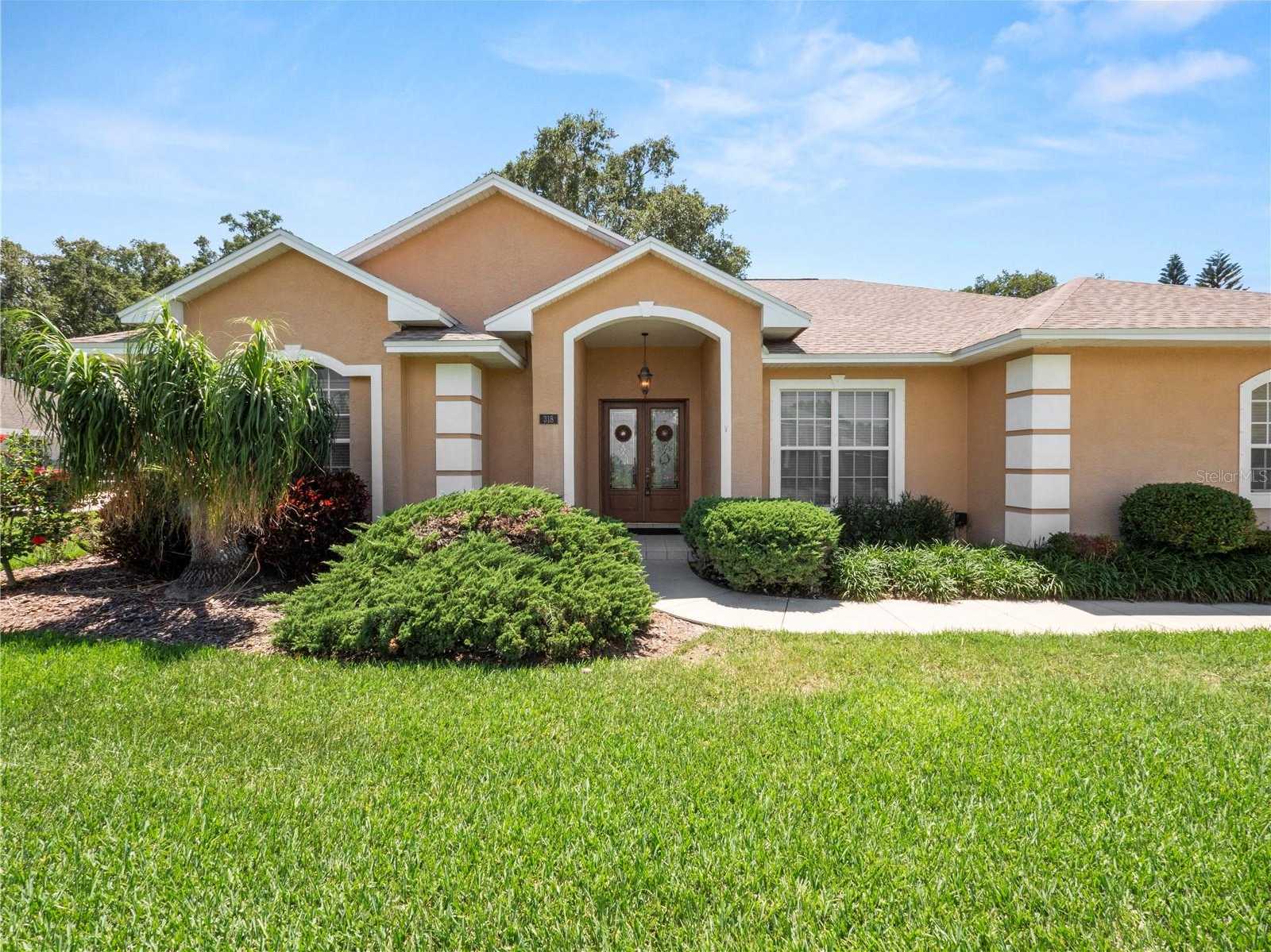 photo 2: 318 HAMILTON SHORES DRIVE NE, WINTER HAVEN FL 33881