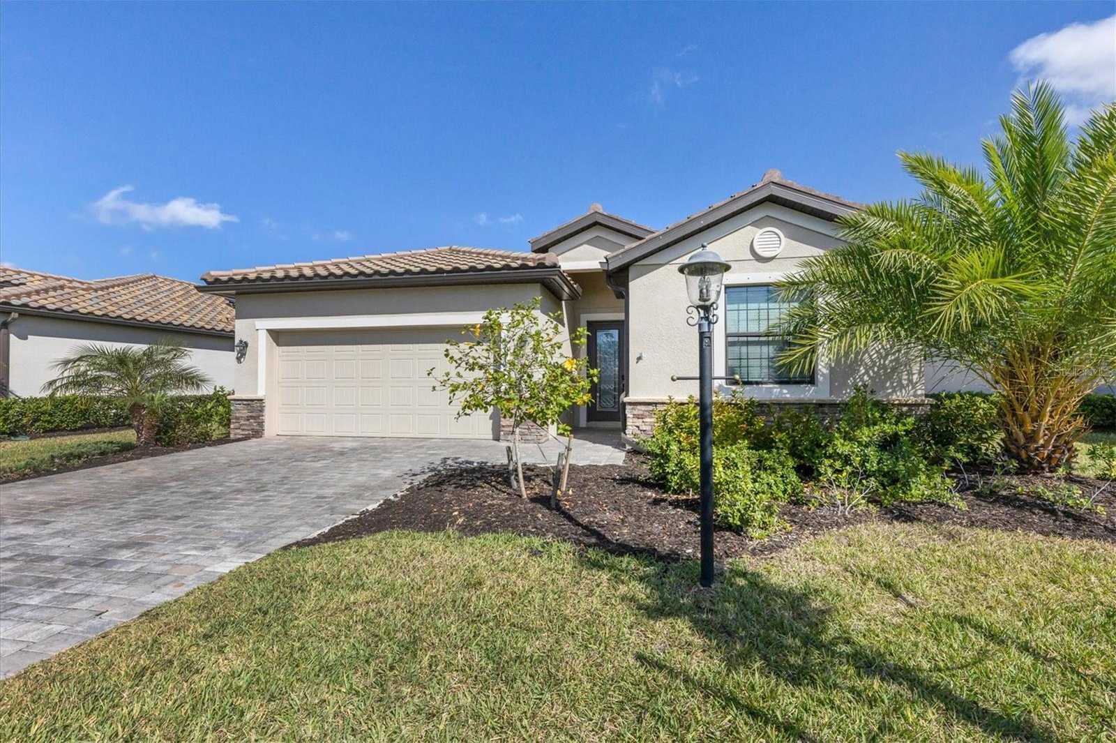 photo 1: 17339 BLUE RIDGE PLACE, LAKEWOOD RANCH FL 34211