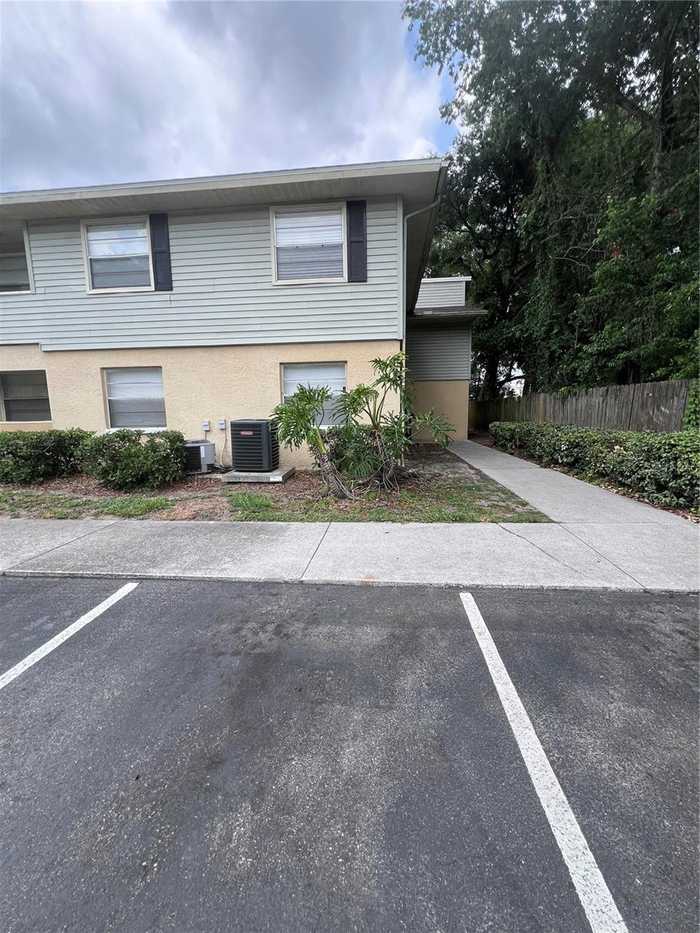 photo 1: 226 THORN TREE PLACE Unit 226, BRANDON FL 33510