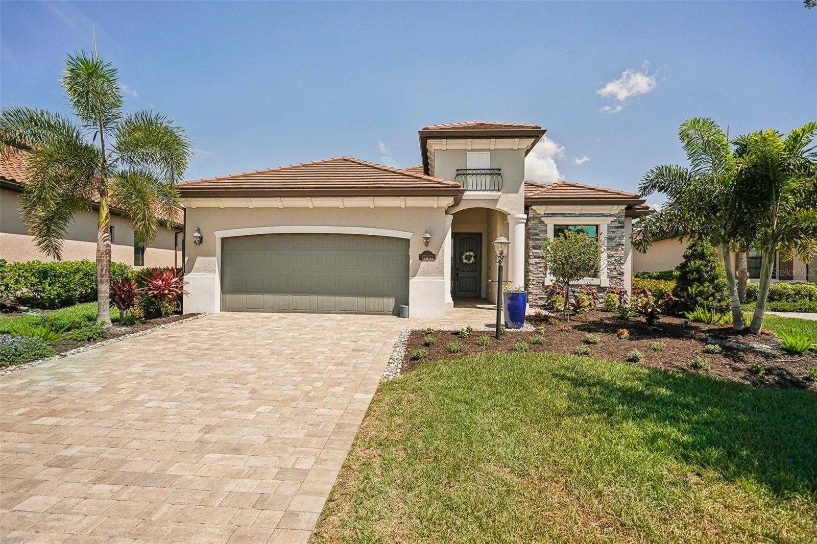 photo 3: 17451 HICKOK BELT LOOP, LAKEWOOD RANCH FL 34211