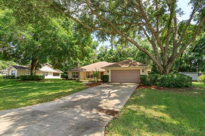 photo 2: 847 BERRYHILL CIRCLE, FRUITLAND PARK FL 34731