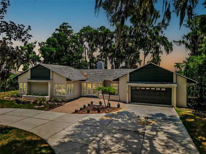 photo 2: 1261 W LAKESHORE DRIVE, CLERMONT FL 34711