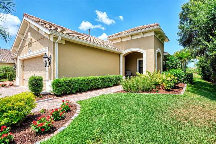 photo 2: 21601 AVON PARK COURT, VENICE FL 34293