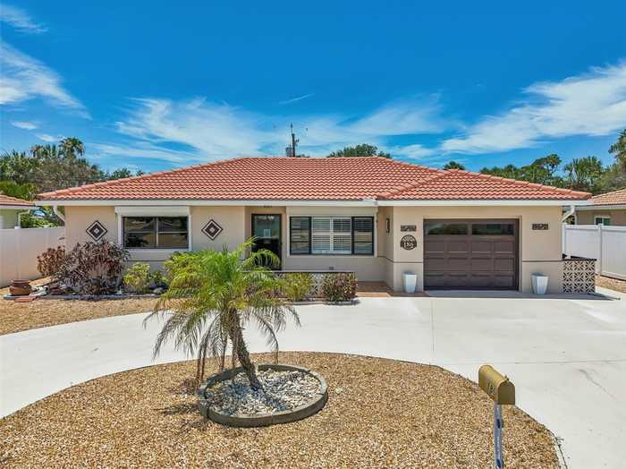 photo 1: 186 45TH AVENUE, ST PETE BEACH FL 33706