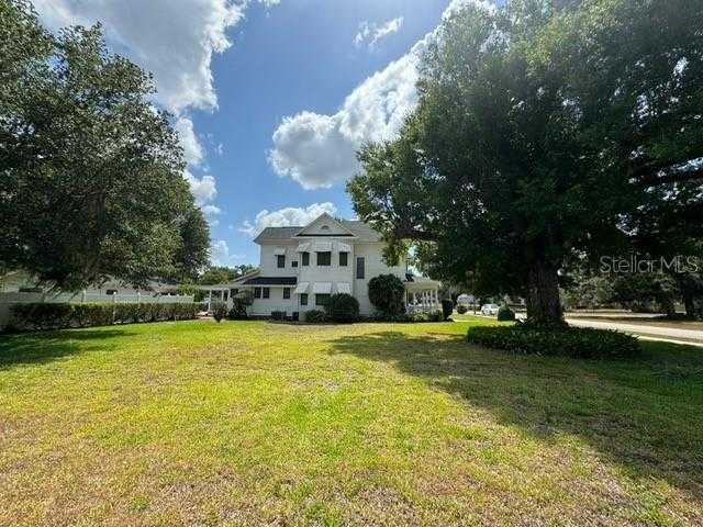 photo 2: 127 1ST STREET NE, FORT MEADE FL 33841