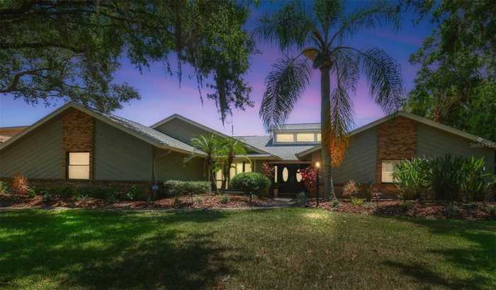 photo 2: 13618 DIAMOND HEAD DRIVE, TAMPA FL 33624