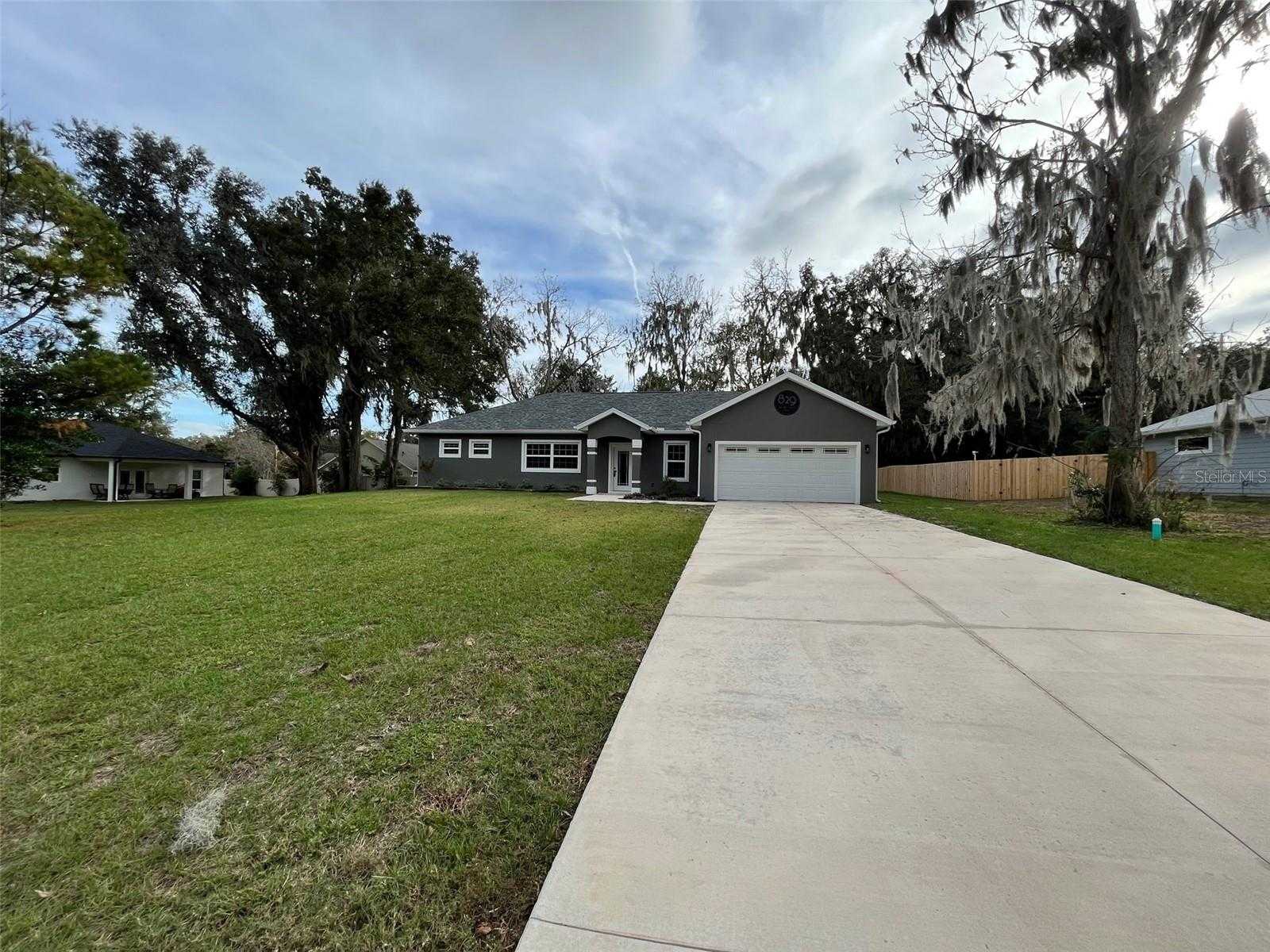 photo 1: 829 NW 3RD AVENUE, WILLISTON FL 32696