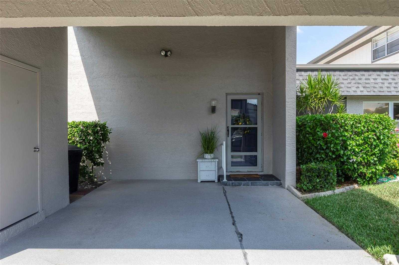 photo 3: 2643 BARKSDALE COURT, CLEARWATER FL 33761