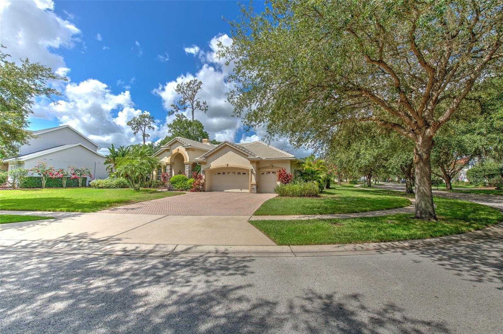 photo 2: 21220 SKY VISTA DRIVE, LAND O LAKES FL 34637