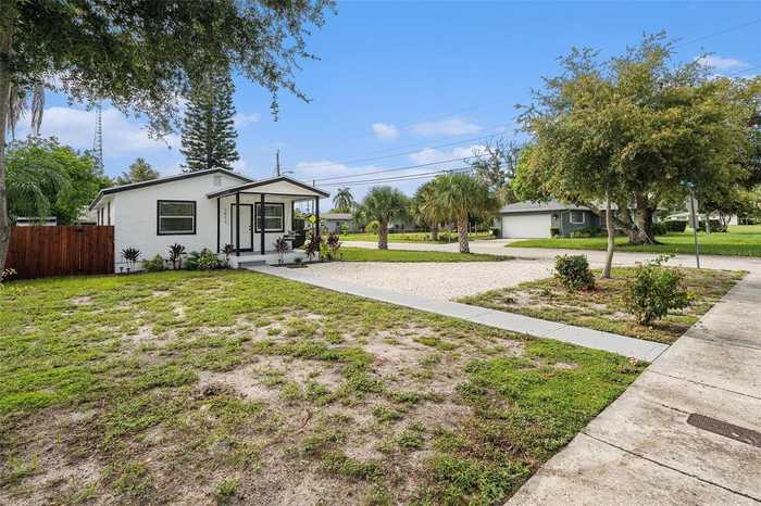 photo 2: 1411 S MADISON AVENUE, CLEARWATER FL 33756