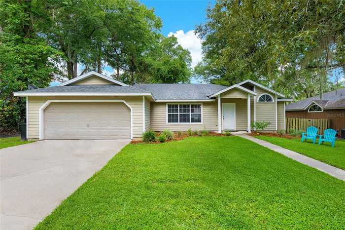 photo 1: 1620 NW 89TH TERRACE, GAINESVILLE FL 32606