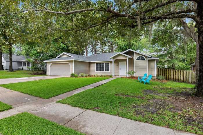 photo 2: 1620 NW 89TH TERRACE, GAINESVILLE FL 32606