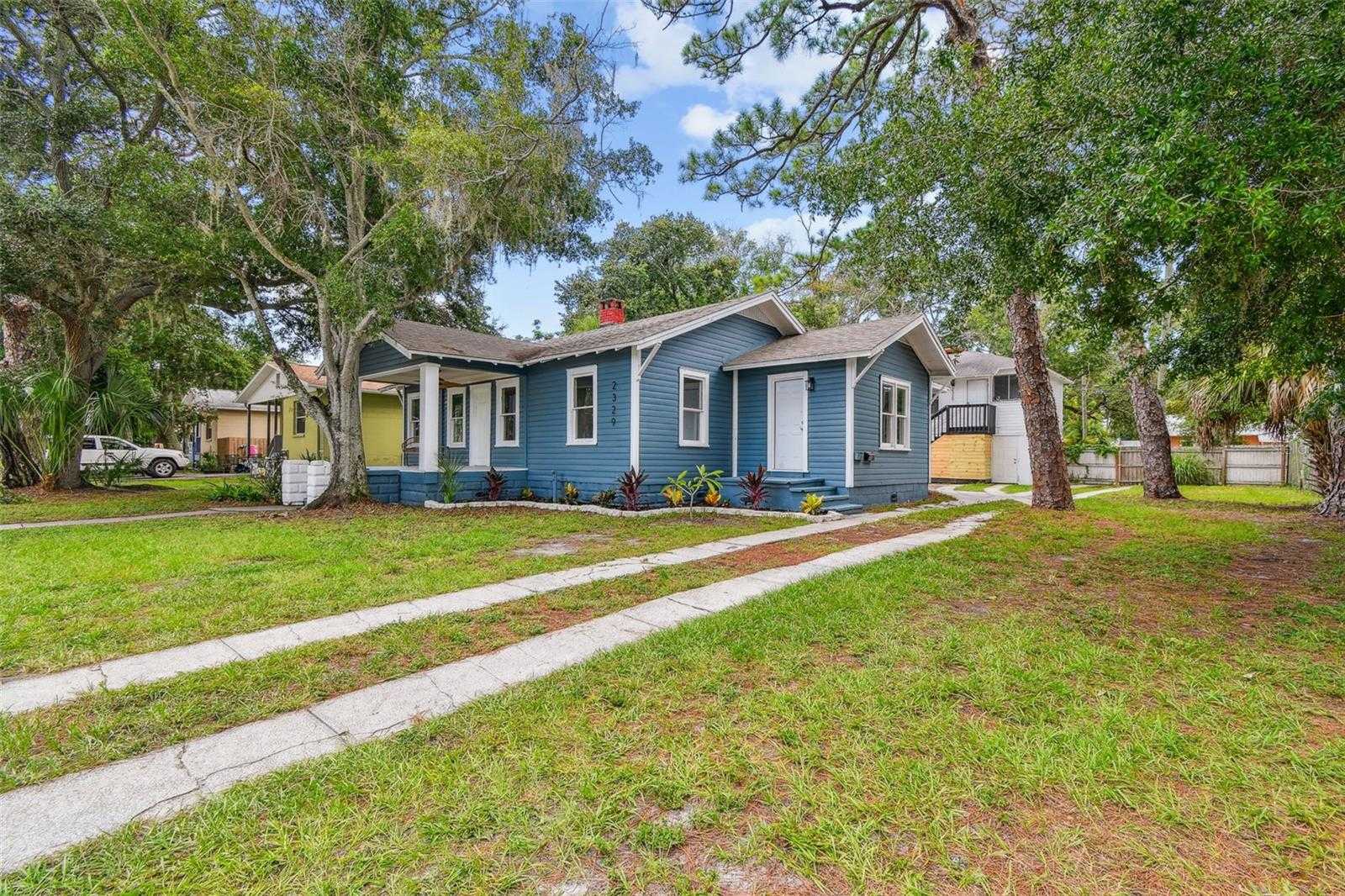 photo 2: 2329 7TH ST S, SAINT PETERSBURG FL 33705